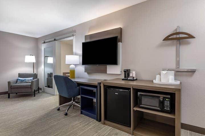 Room 13 of 26