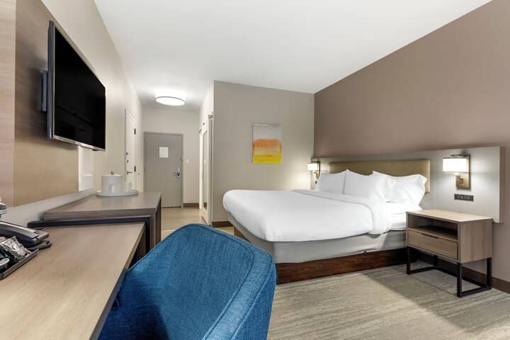 Room 5 of 26