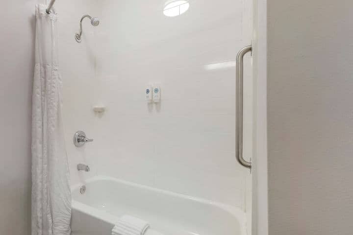 Room 15 of 26