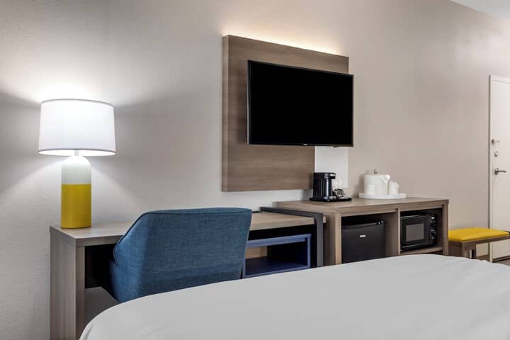 Room 7 of 26